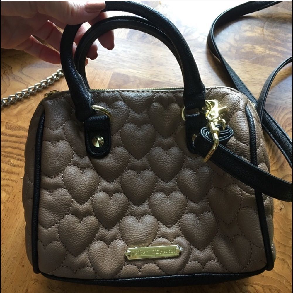 PUFF HEART Purse!!  - Picture 7 of 8